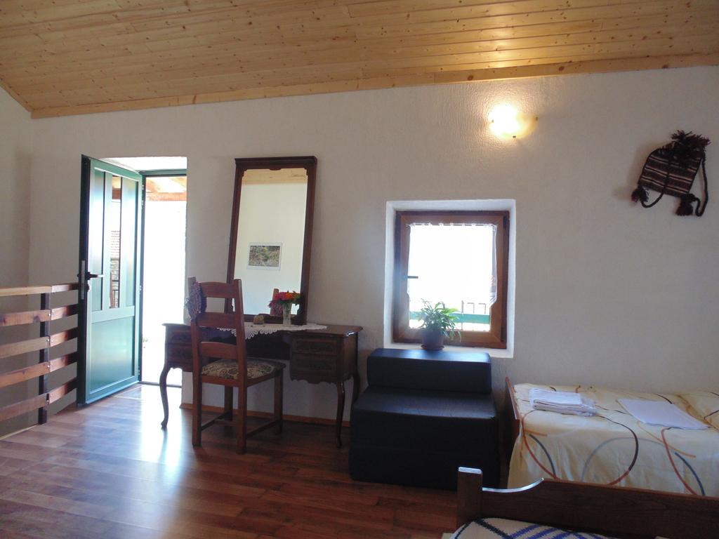 Holiday Home Paklenica Стариград-Пакленица Екстериор снимка