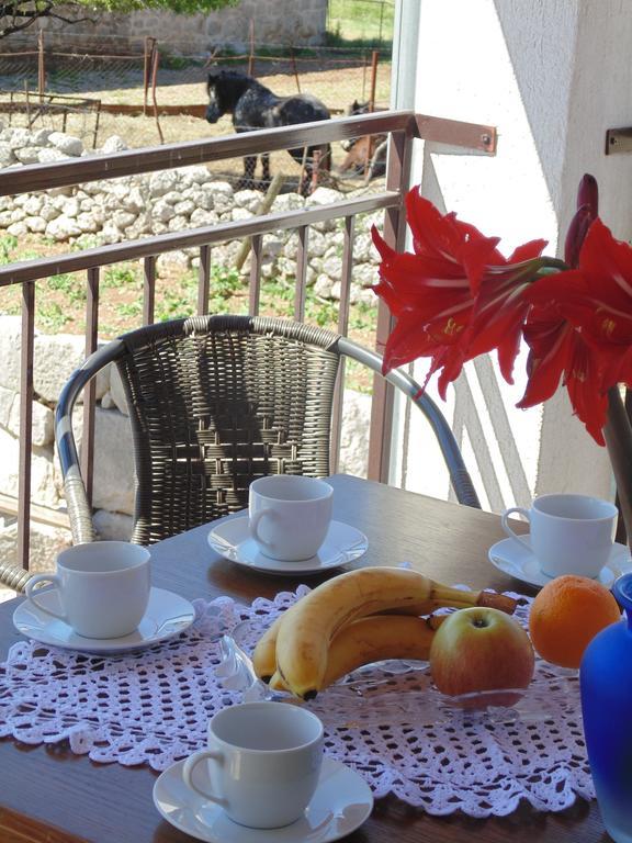 Holiday Home Paklenica Стариград-Пакленица Екстериор снимка