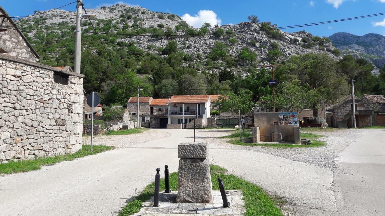 Holiday Home Paklenica Стариград-Пакленица Екстериор снимка